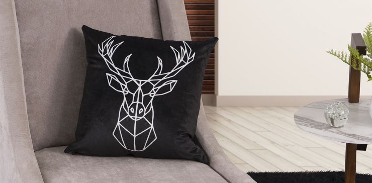 Cojín Decorativo Alce Negro