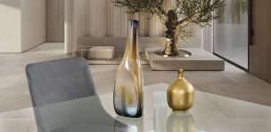 Jarrón Decorativo Triangular Cristal Zirconia Café Mediano